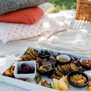 Picnicking in the King Valley.
Photo by Erin Davis-Hartwig